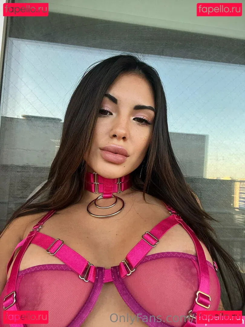 itslolaxo Onlyfans Photo Gallery 