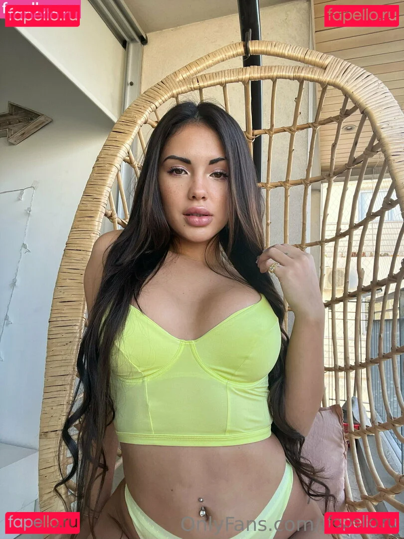 itslolaxo Onlyfans Photo Gallery 