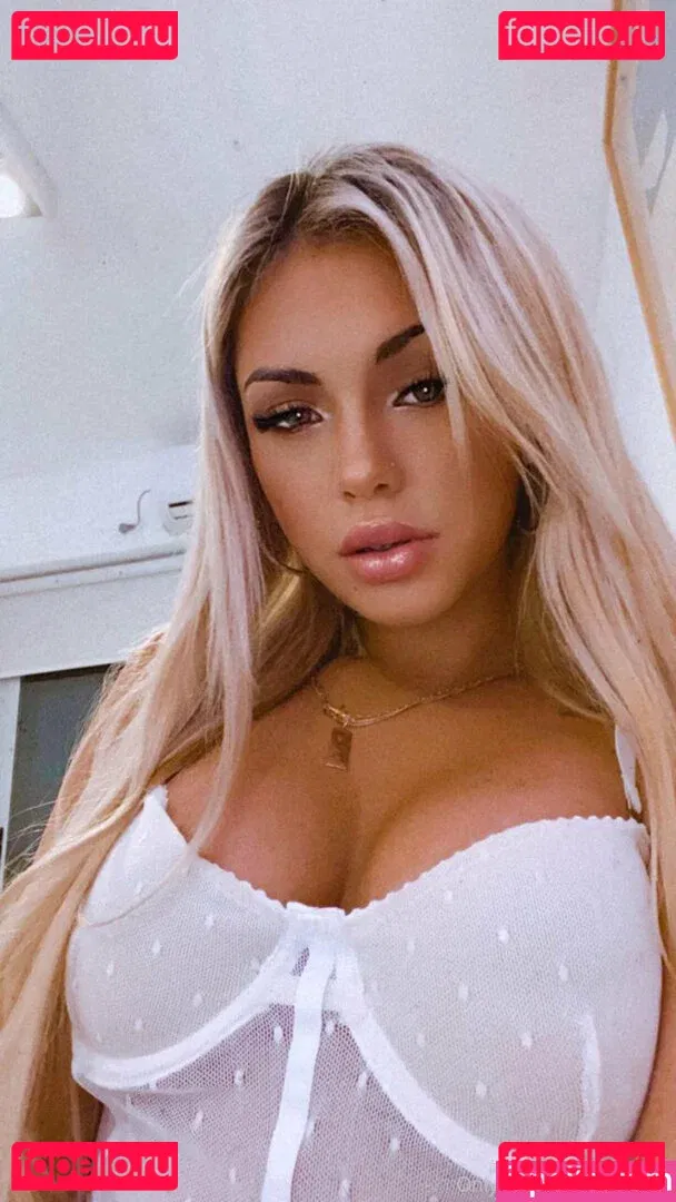 itslolaxo Onlyfans Photo Gallery 