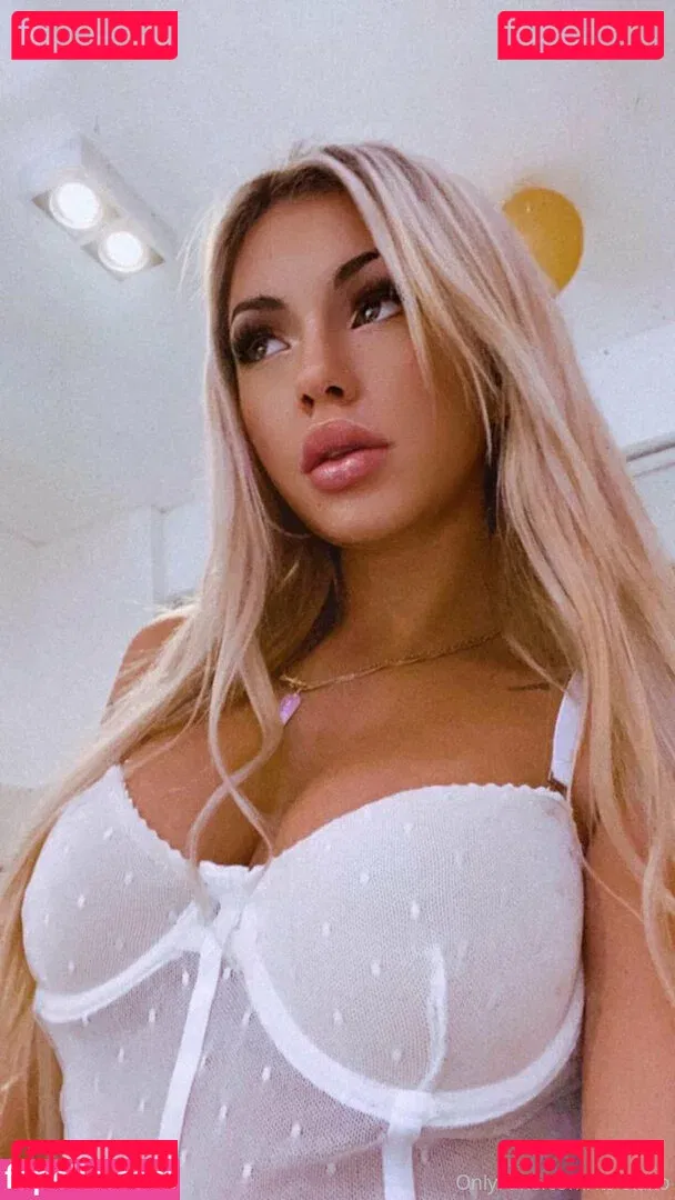 itslolaxo Onlyfans Photo Gallery 