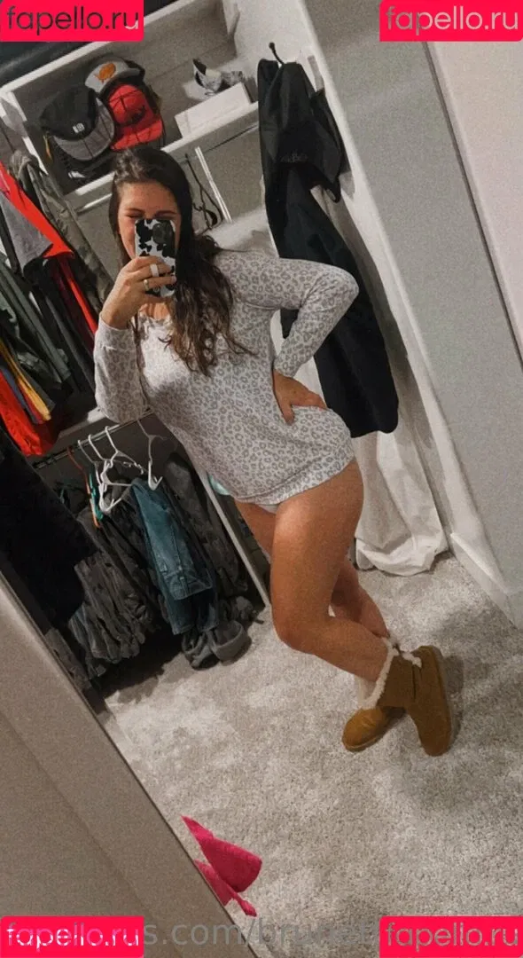 brunettebombshell13 Onlyfans Photo Gallery 