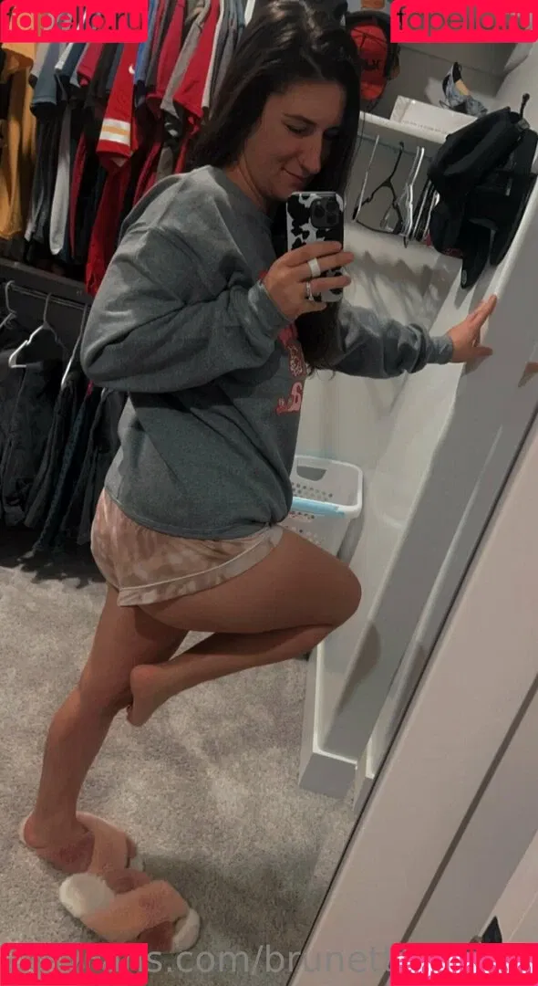 brunettebombshell13 Onlyfans Photo Gallery 