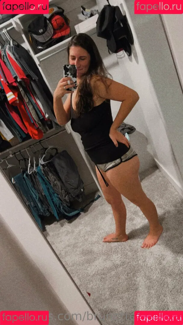 brunettebombshell13 Onlyfans Photo Gallery 