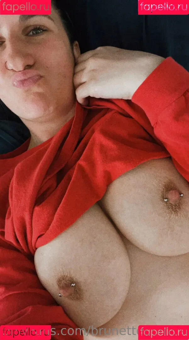 brunettebombshell13 Onlyfans Photo Gallery 