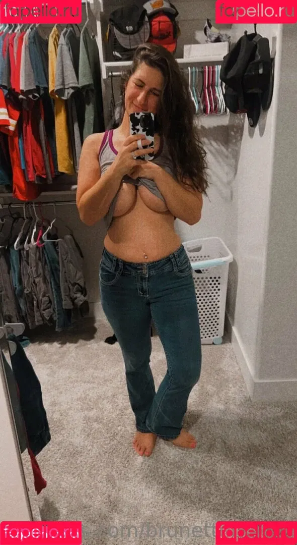 brunettebombshell13 Onlyfans Photo Gallery 