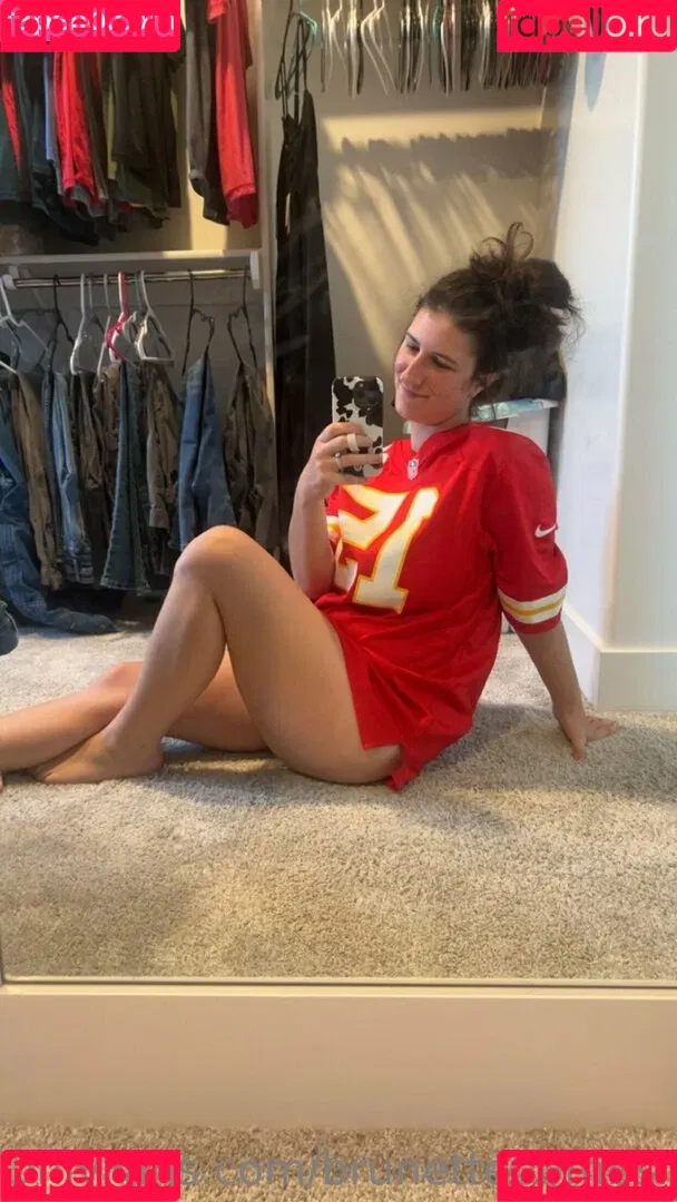 brunettebombshell13 Onlyfans Photo Gallery 