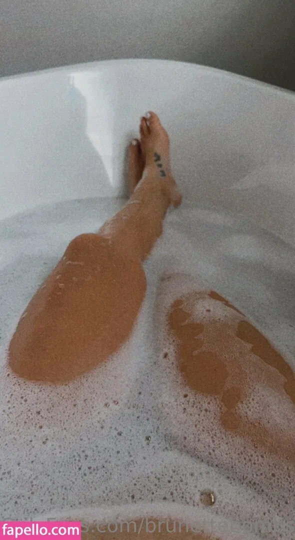 brunettebombshell13 Onlyfans Photo Gallery 