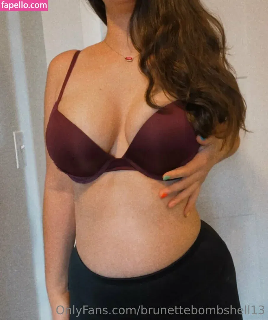 brunettebombshell13 Onlyfans Photo Gallery 