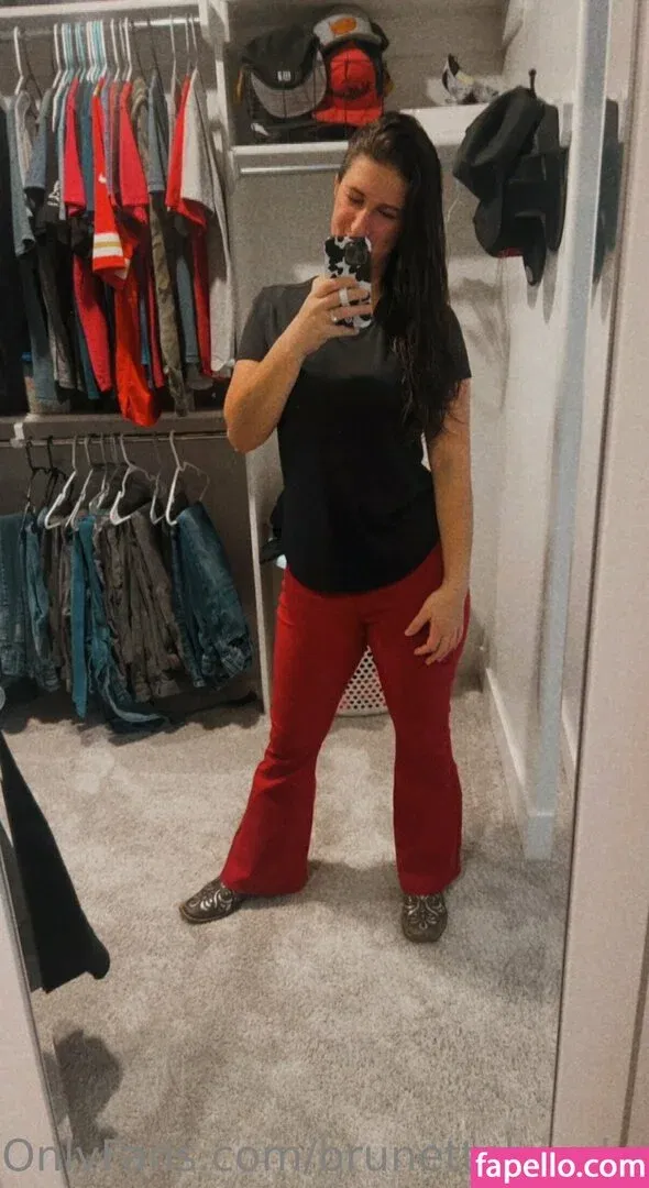 brunettebombshell13 Onlyfans Photo Gallery 