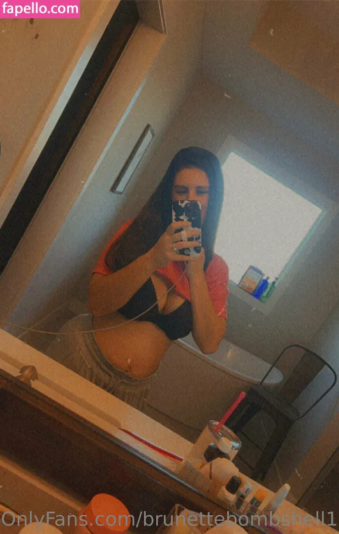 brunettebombshell13 Onlyfans Photo Gallery 