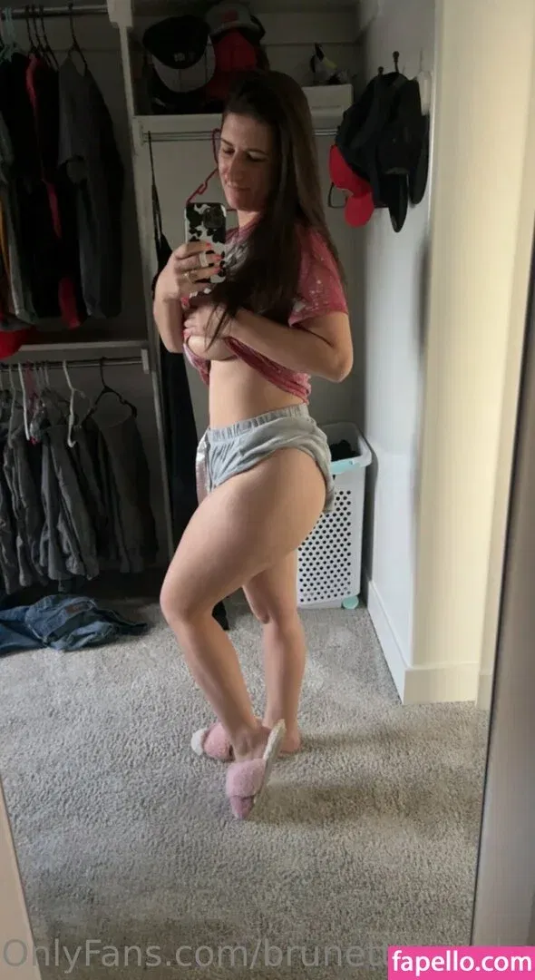 brunettebombshell13 Onlyfans Photo Gallery 