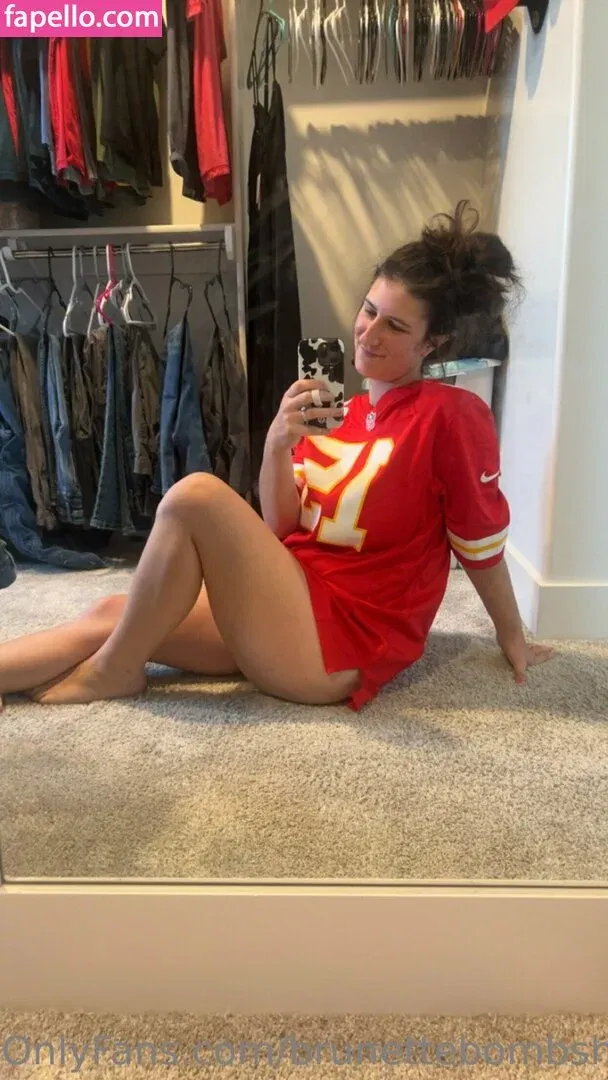 brunettebombshell13 Onlyfans Photo Gallery 