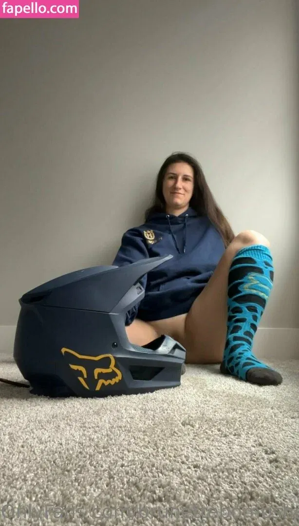 brunettebombshell13 Onlyfans Photo Gallery 