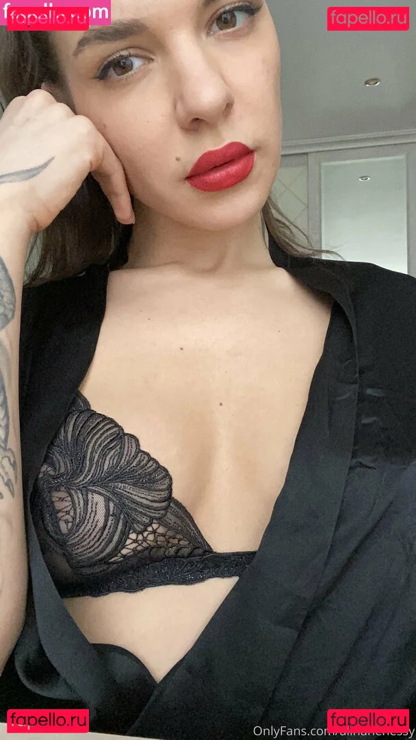 alinahenessy Onlyfans Photo Gallery 
