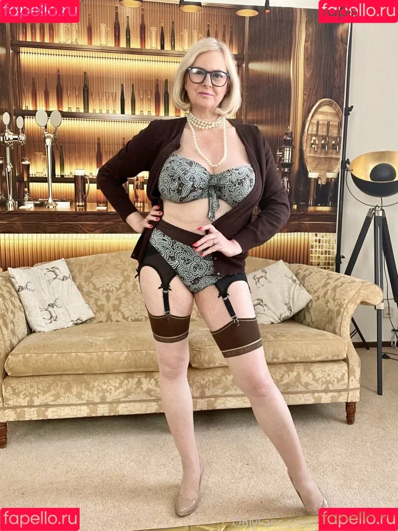 courtesananna Onlyfans Photo Gallery 