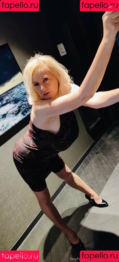 courtesananna Onlyfans Photo Gallery 