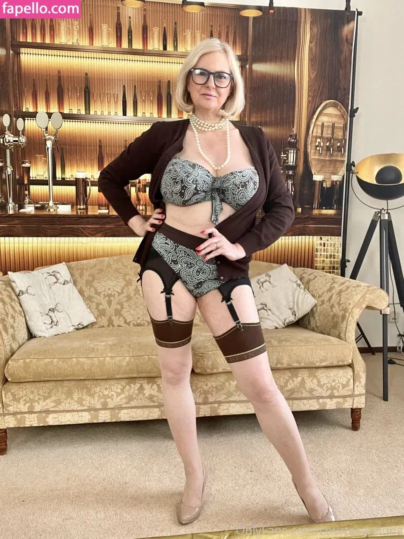 courtesananna Onlyfans Photo Gallery 