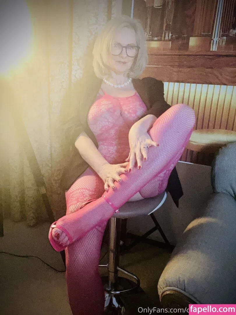 courtesananna Onlyfans Photo Gallery 