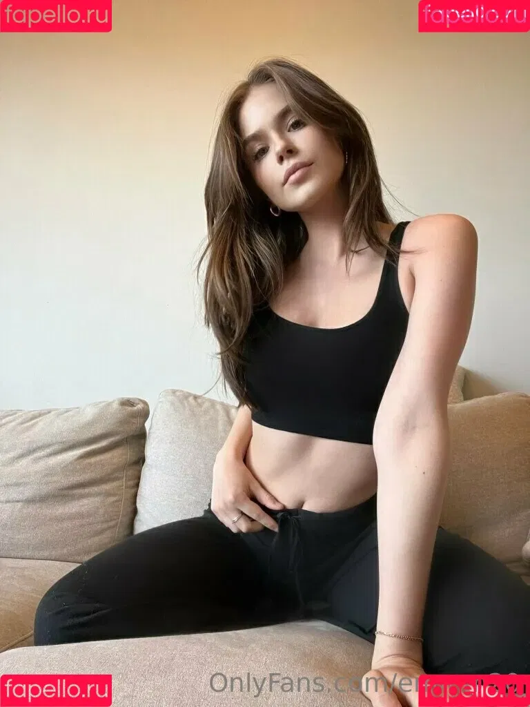 emmm20 Onlyfans Photo Gallery 