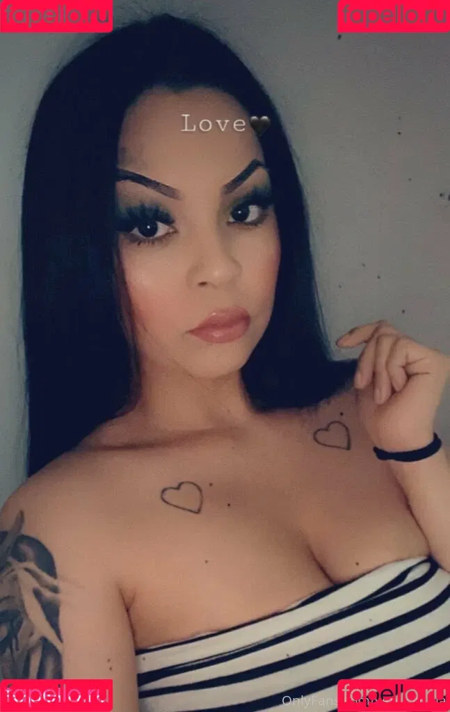 venuschula Onlyfans Photo Gallery 