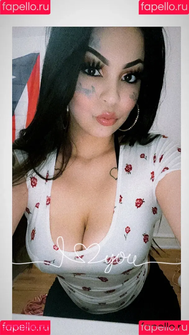venuschula Onlyfans Photo Gallery 