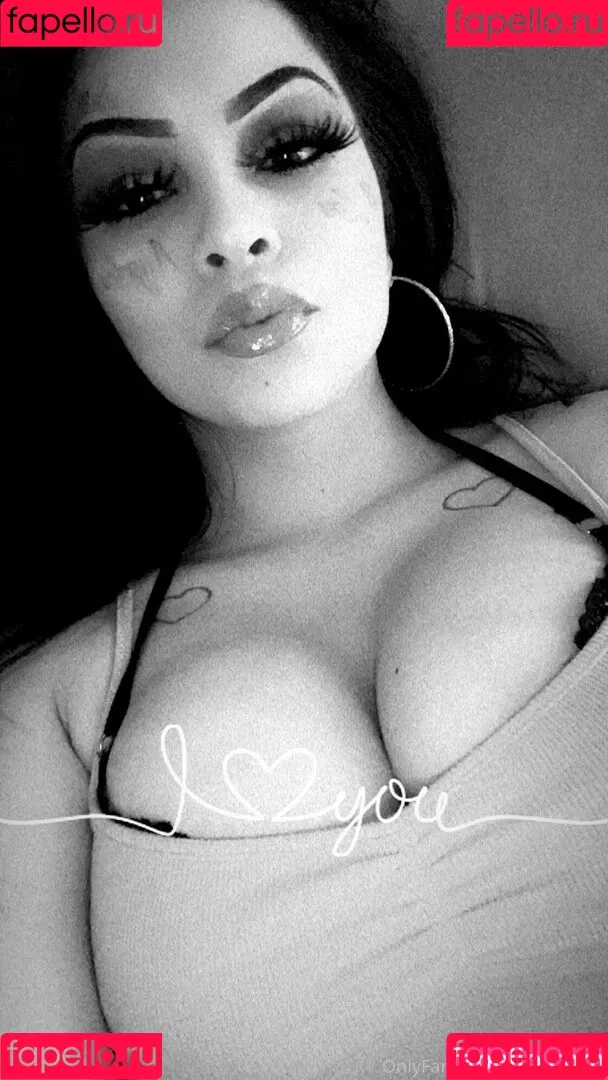venuschula Onlyfans Photo Gallery 
