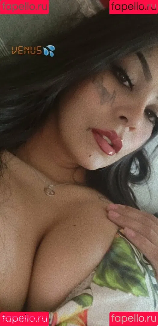 venuschula Onlyfans Photo Gallery 