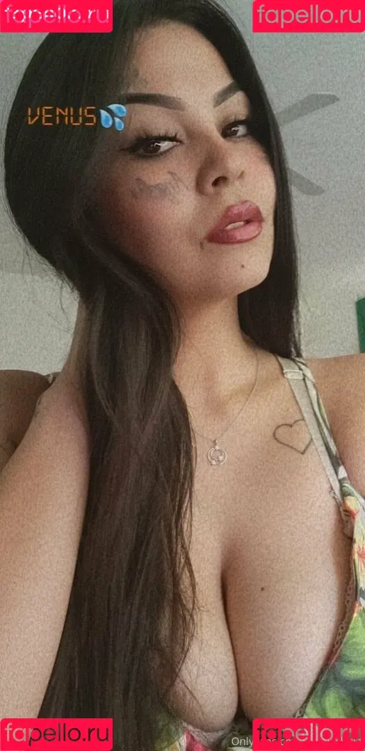 venuschula Onlyfans Photo Gallery 