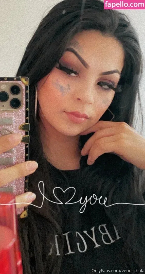 venuschula Onlyfans Photo Gallery 