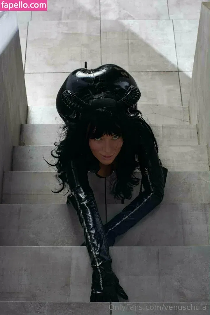 venuschula Onlyfans Photo Gallery 