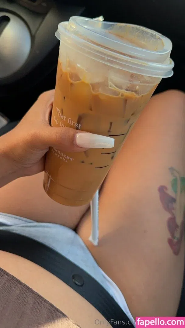 venuschula Onlyfans Photo Gallery 