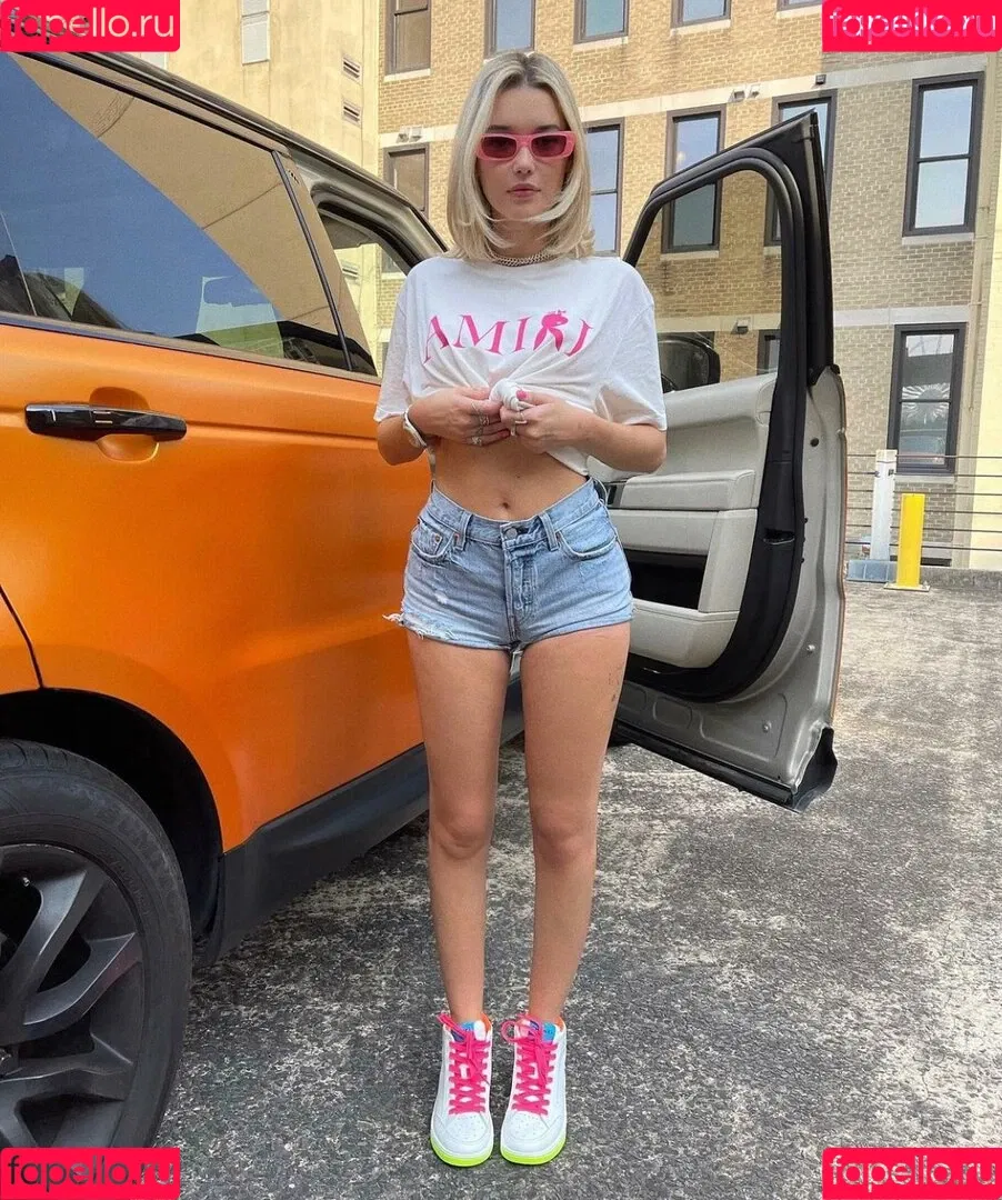 Sarah Snyder Onlyfans Photo Gallery 