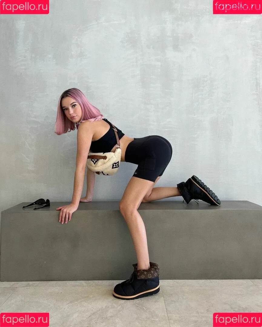 Sarah Snyder Onlyfans Photo Gallery 