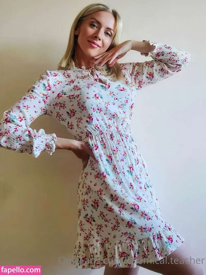 Chemical.Teacher Stefania Onlyfans Photo Gallery 