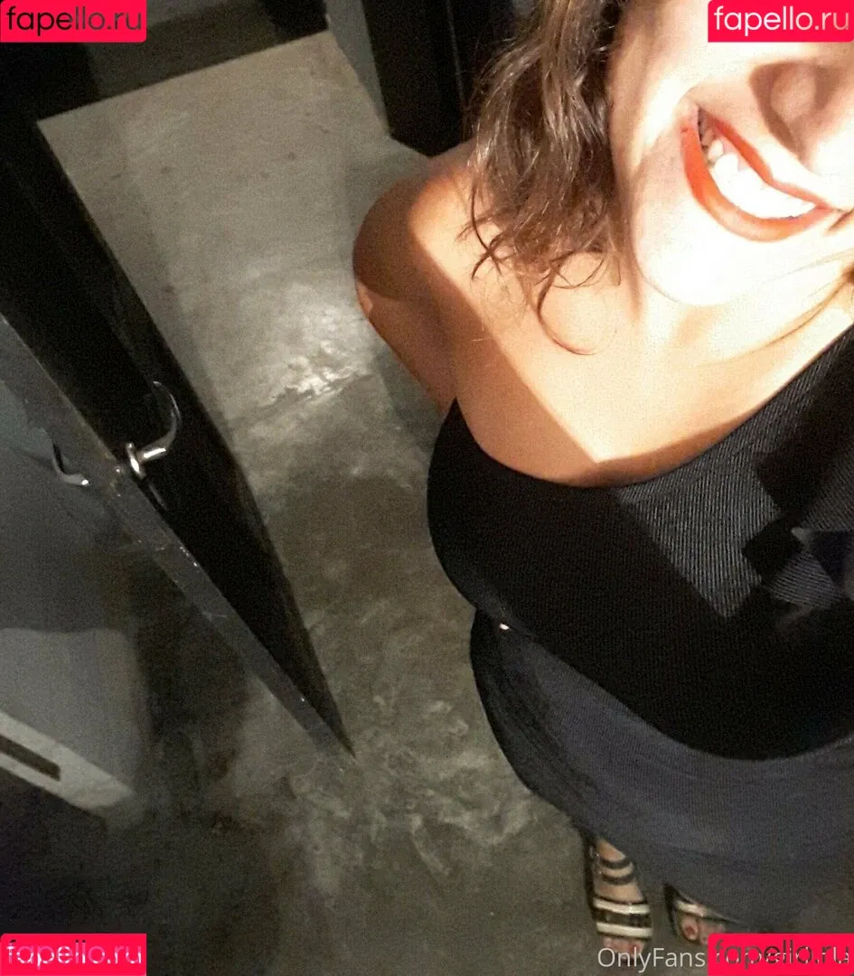 girllola Onlyfans Photo Gallery 