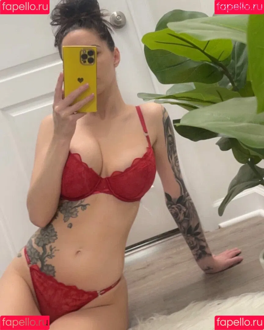 kallmelyles Onlyfans Photo Gallery 