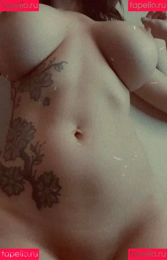 kallmelyles Onlyfans Photo Gallery 