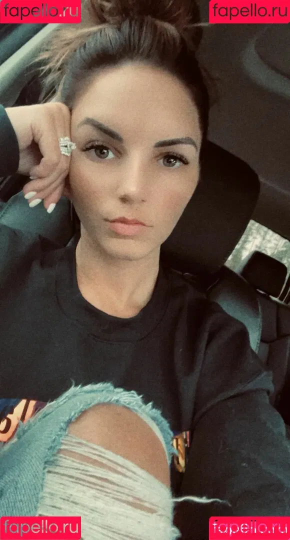 kallmelyles Onlyfans Photo Gallery 
