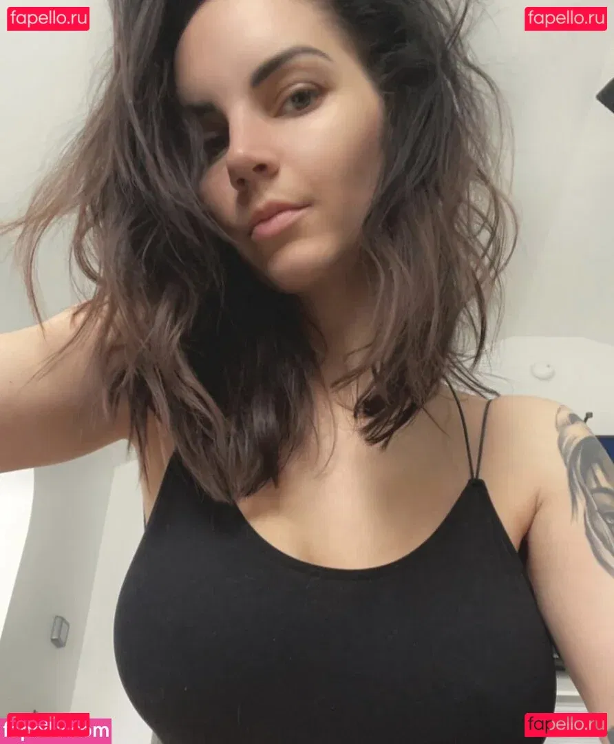 kallmelyles Onlyfans Photo Gallery 