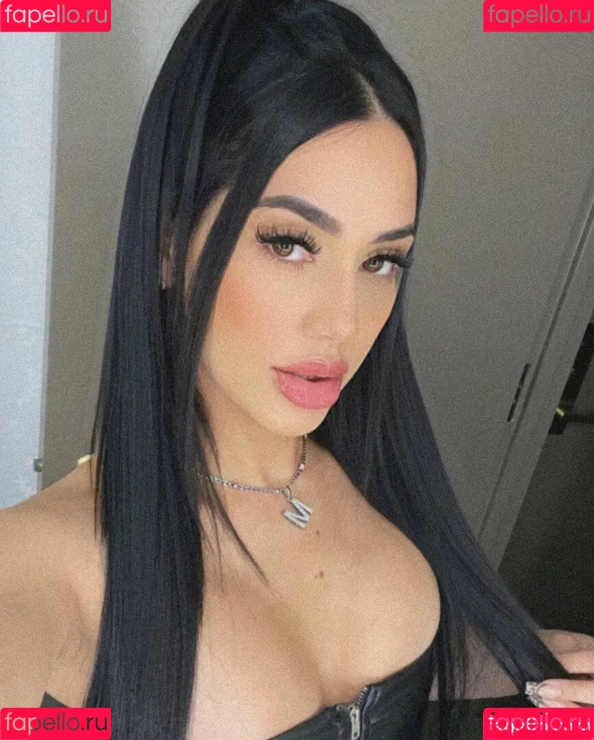ulovemel Onlyfans Photo Gallery 