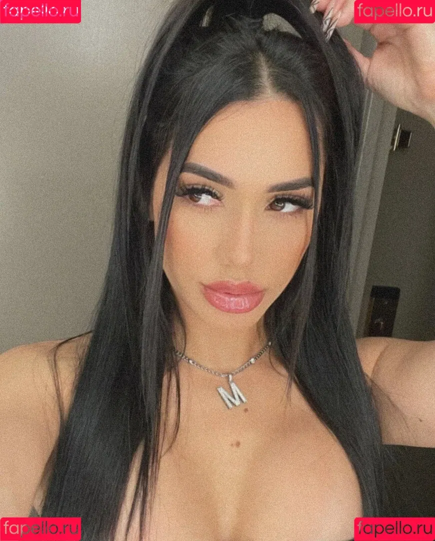 ulovemel Onlyfans Photo Gallery 