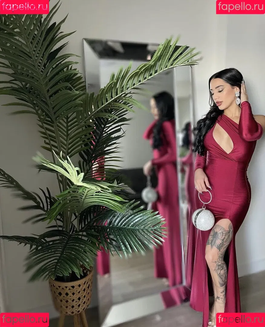 ulovemel Onlyfans Photo Gallery 
