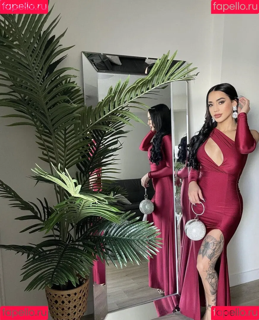 ulovemel Onlyfans Photo Gallery 