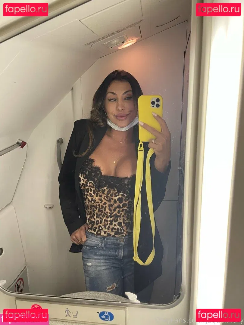 Jaque Khury Onlyfans Photo Gallery 