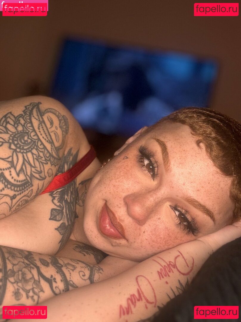 AHintOfRed Nude Onlyfans Photo 9