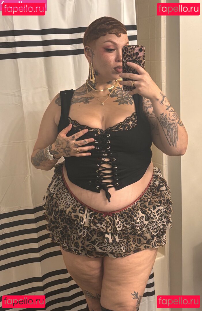 AHintOfRed Nude Onlyfans Photo 4
