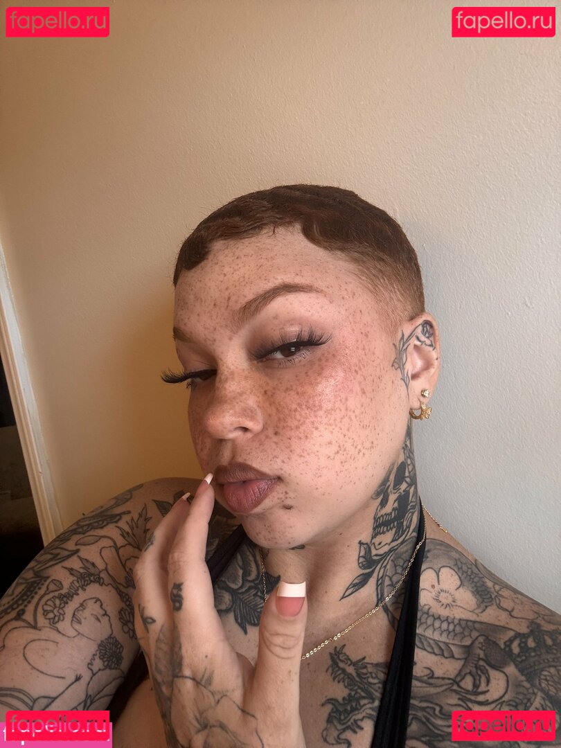 AHintOfRed Nude Onlyfans Photo 3
