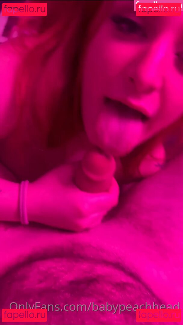 BabyPeachHead / babypeachead Nude Onlyfans Photo 15