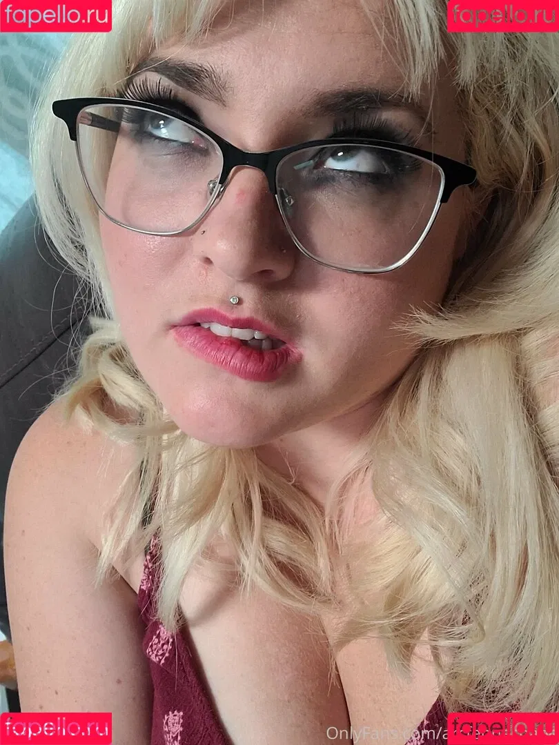 arcfennecbabe Onlyfans Photo Gallery 