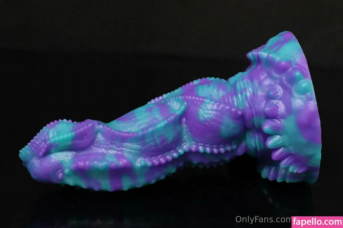 Reyvencos Onlyfans Photo Gallery 